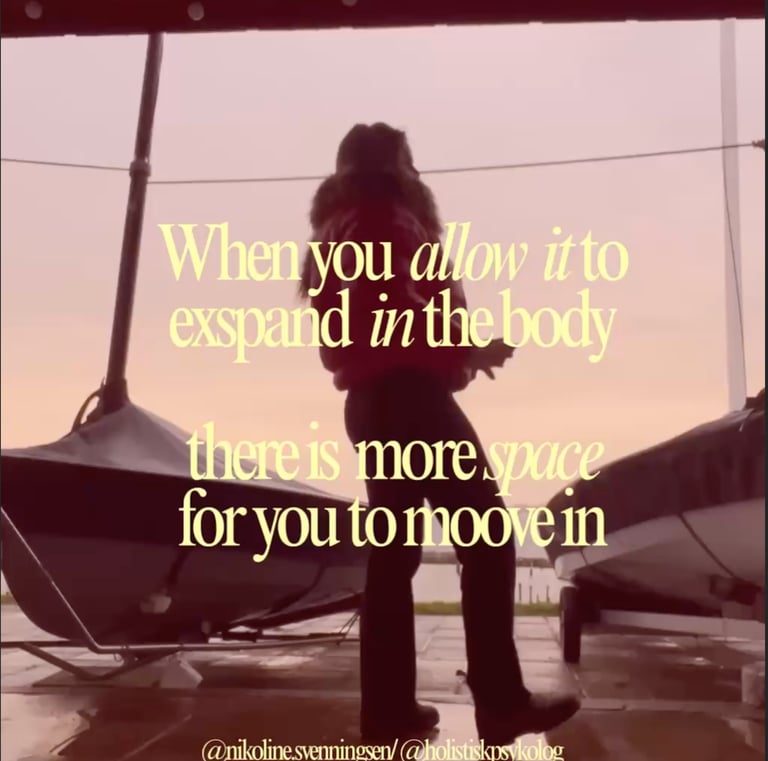 Screenshot from video of free embodied athentic flow movement from @nikoline.svenningsen Instagram