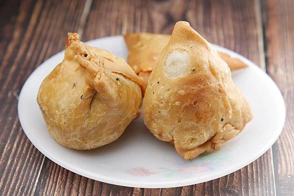VEGETABLE SINGARA 4€/2kpl