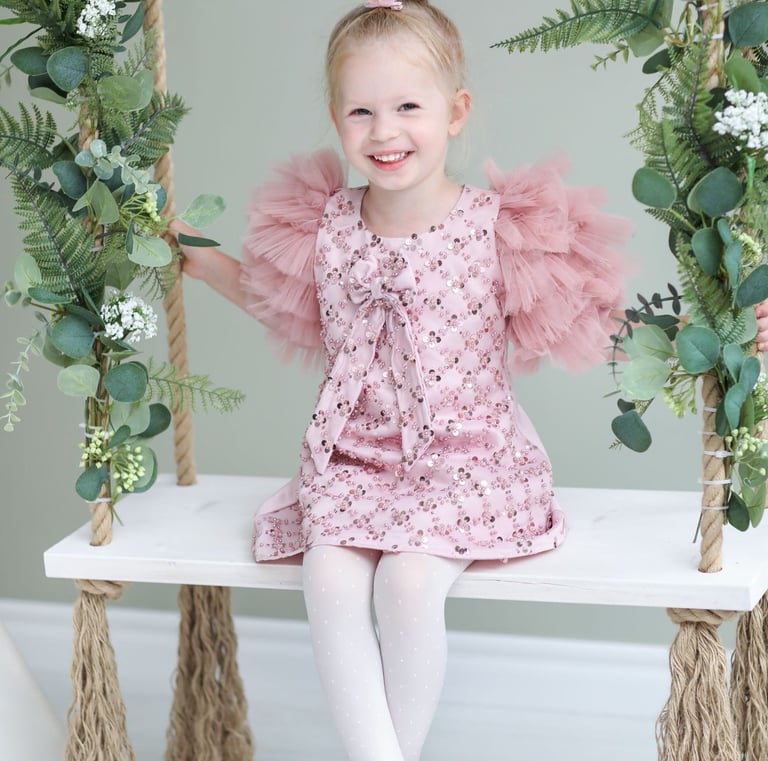 vaikiska rozine suknele