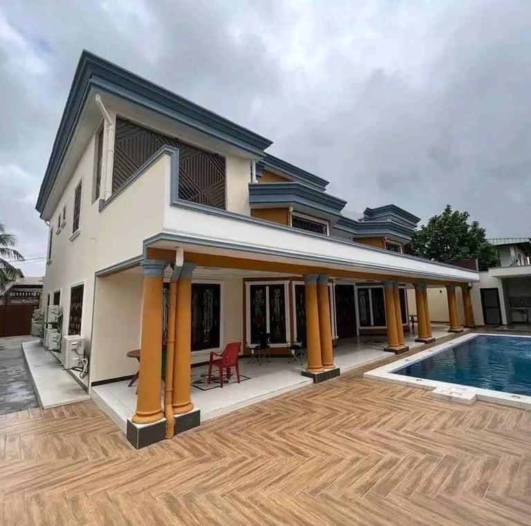 superbe villa avec piscine à Douala