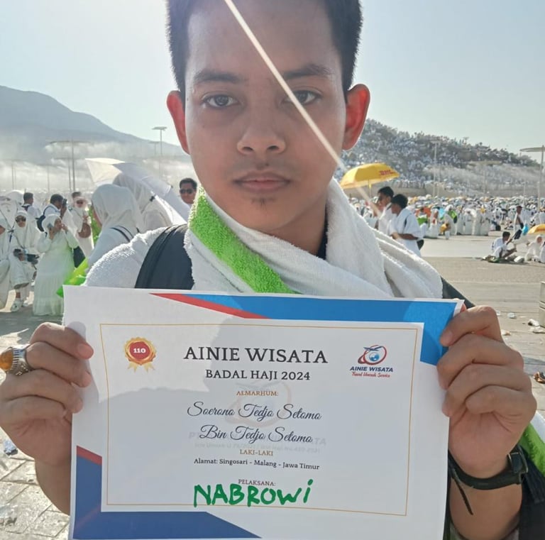 petugas-badal-haji-ainie-wisata