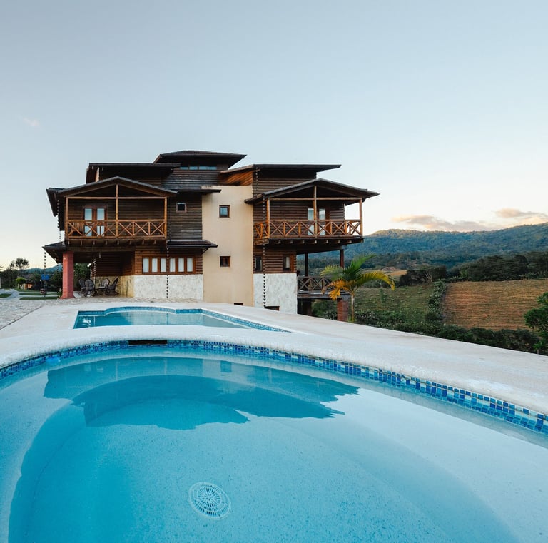 Villa de 3 niveles con Jaccuzzi xlimatizado.