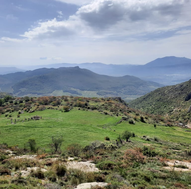 Vistas hacia Carcabuey y Priego desde el Navazuelo
