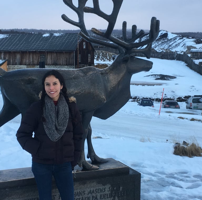Life coach who traveled the world three times helping women with expat identity transformation