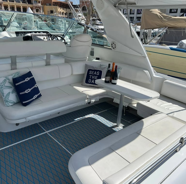 Sea Ray 47 yate Cabo San Lucas Asientos