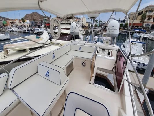 yate azimut 38 en renta cabo san lucas flybridge