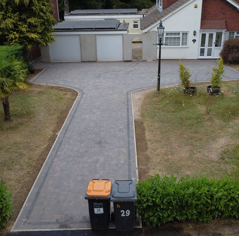 PC Drivestyle Ltd - Tarmac Driveway Image in Bedford, Northampton, Milton Keynes and Cambridge
