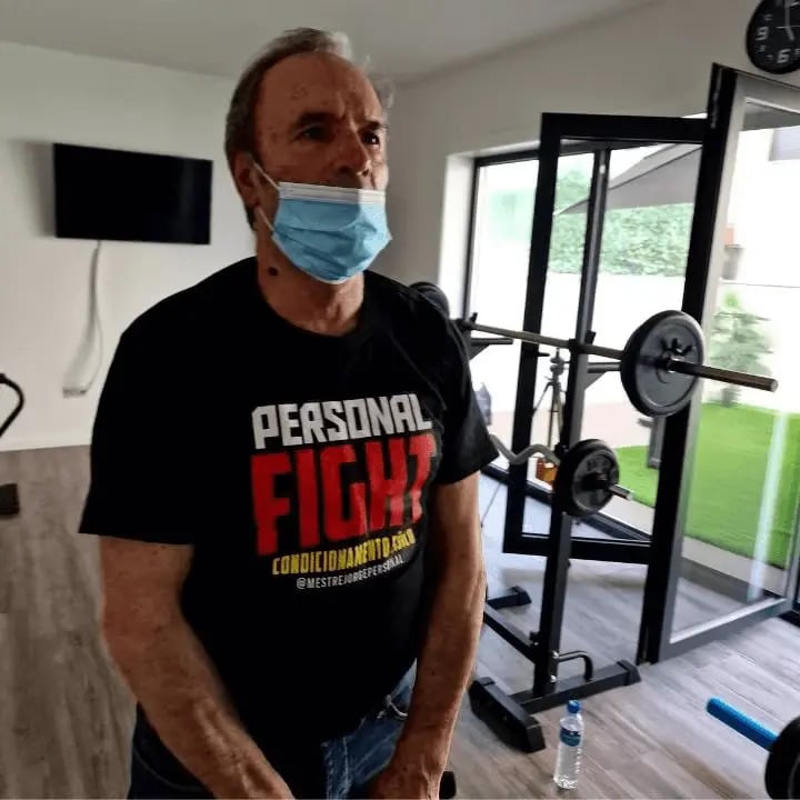Treino de reforço muscular para idosos em Braga com Sr. Araujo