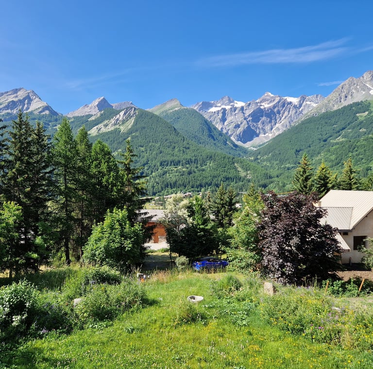 Chalet à Monetier-Les-Bains avec vue sur le glacier du Monêtier