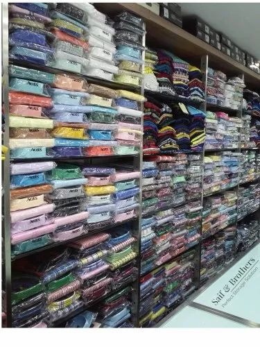 Clothing rack for garment store