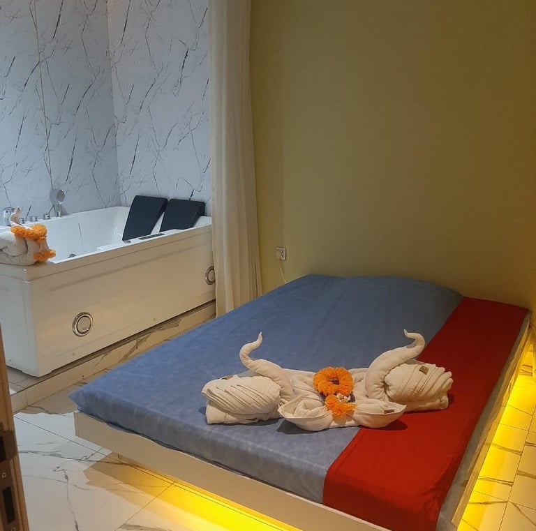 VIP Treatment room with Jacuzzi in Sawasdi Kha Spa