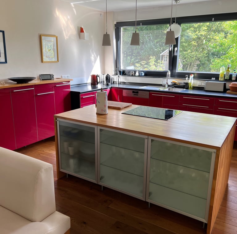 Offene Küche mit Essbereich im Ferienhaus Panoramablick in Hattingen.