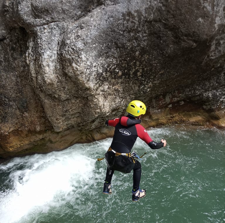 Saut au canyon familial de Rabou, canyon Ado, Serre-Ponçon, canyon enfants