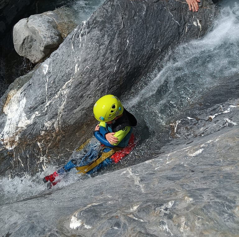 Toboggan canyon serre ponçon, Couleau, Saint Clément sur Durance, canyon enfant