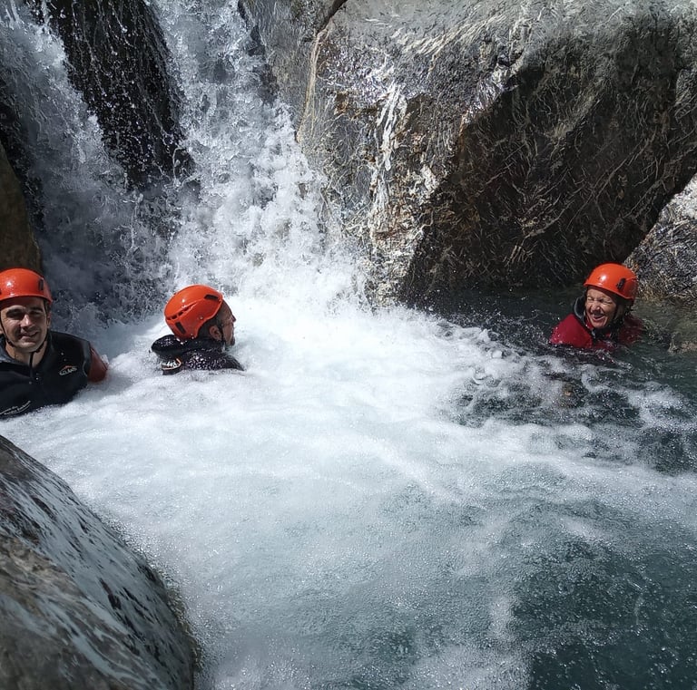 Jacuzzy au canyon du Fournel, Hautes-Alpes, lac de Serre-Ponçon, Embrun, l'Argentières