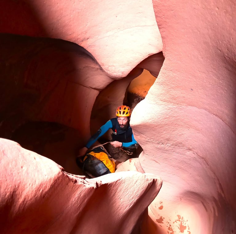 Canyon dans le désert du sahara, Tin Assaran. Séjour exploration canyon avec Canyoning Serre-Ponçon