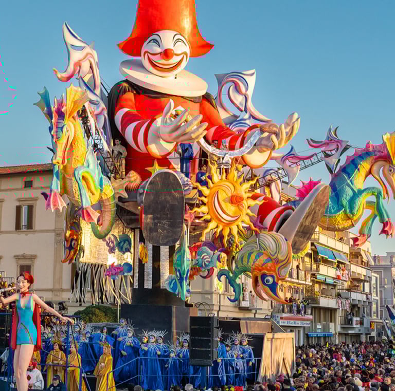 Carnival-Italy-Viareggio- Mask- costumes-parade