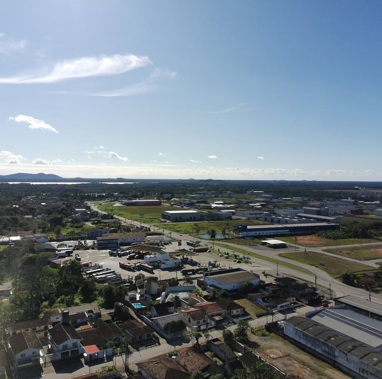 Lotes em Araquari  - Vista área do acesso ao loteamento Jardim Cristina em Araquari