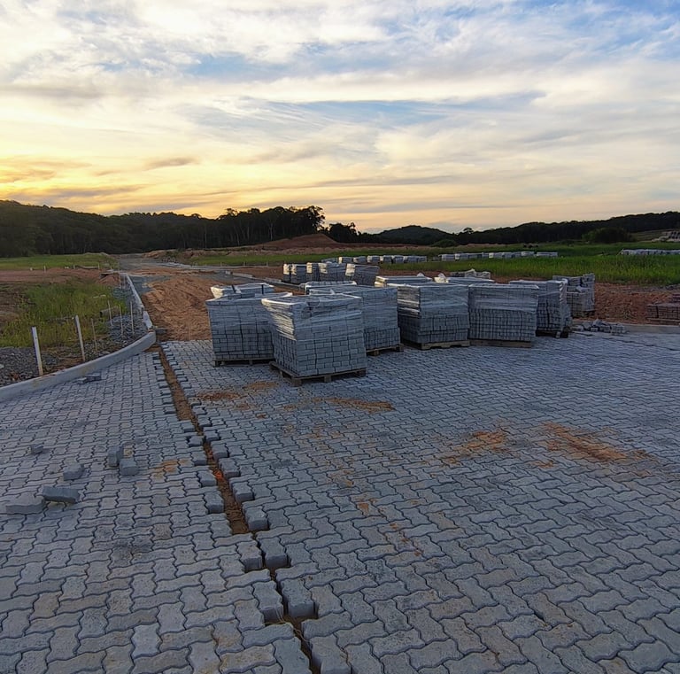 Lotes à venda em Araquari - Rua sendo pavimentada no Loteamento Recanto da Fazenda
