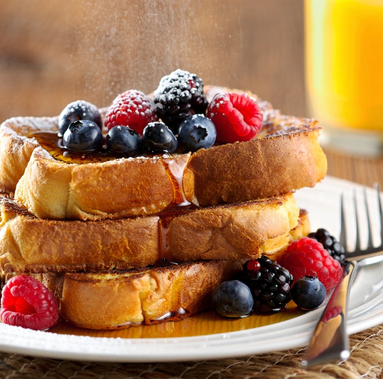Brioche-fransk toast med frukt
