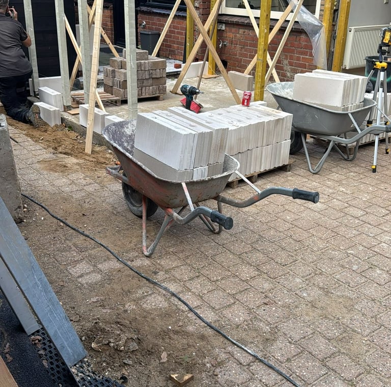 aanbouw in volle gang