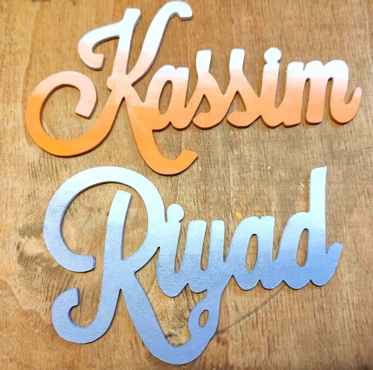 Prénoms peints avec des couleurs  dégradéess