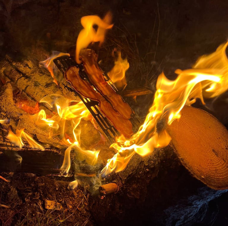 Bacon Frying on log/grill device