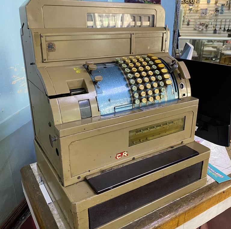 Caja registradora de los año 70 nuestro primer producto 