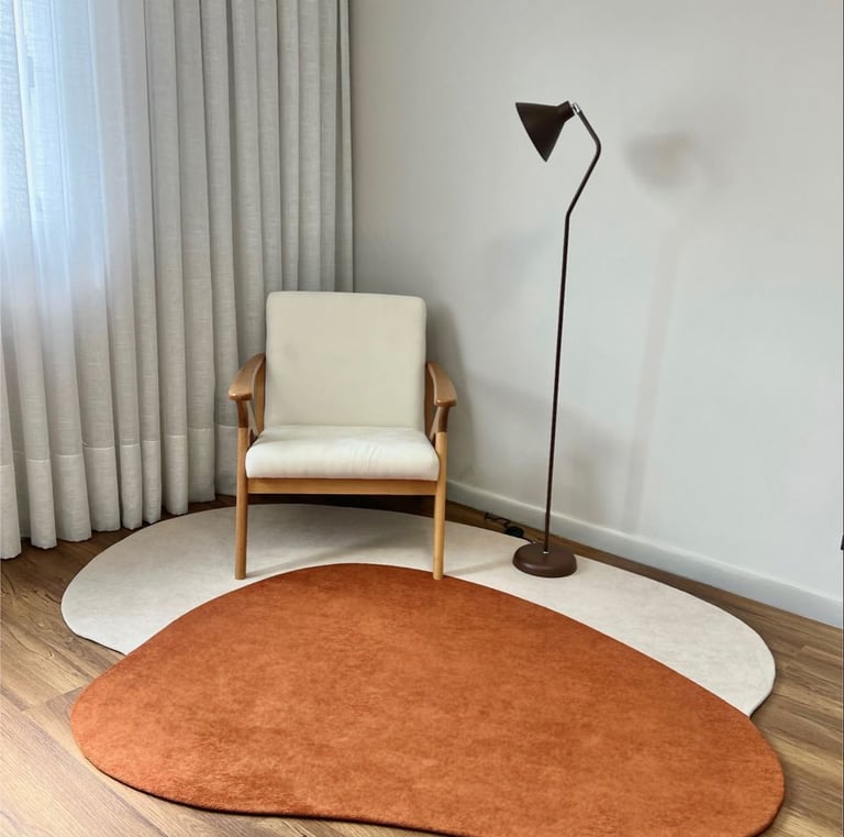 Minimalist modern rug design by Rasida Creation, handmade with care