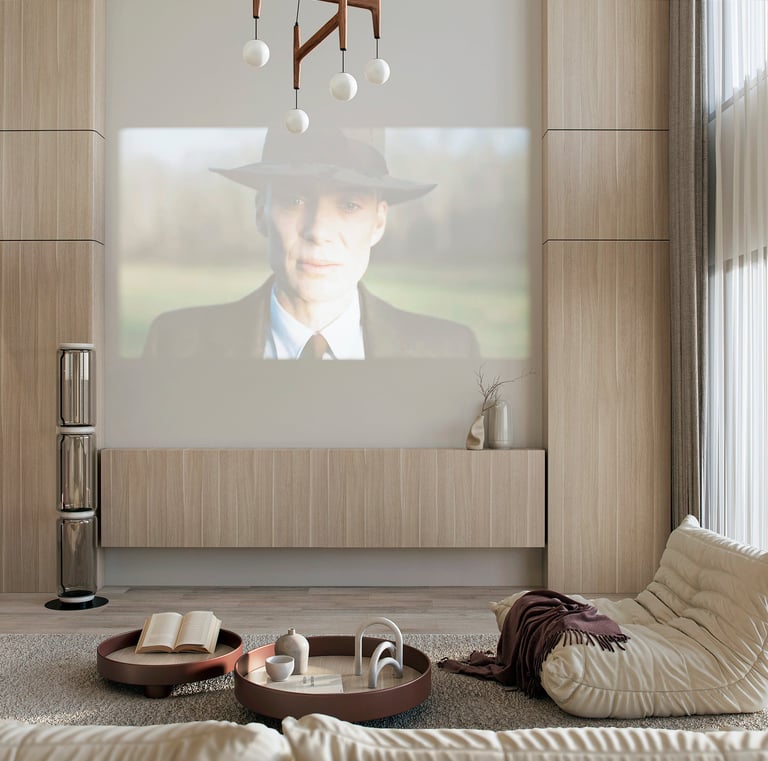 salón con proyector en madera y mobiliario en beige