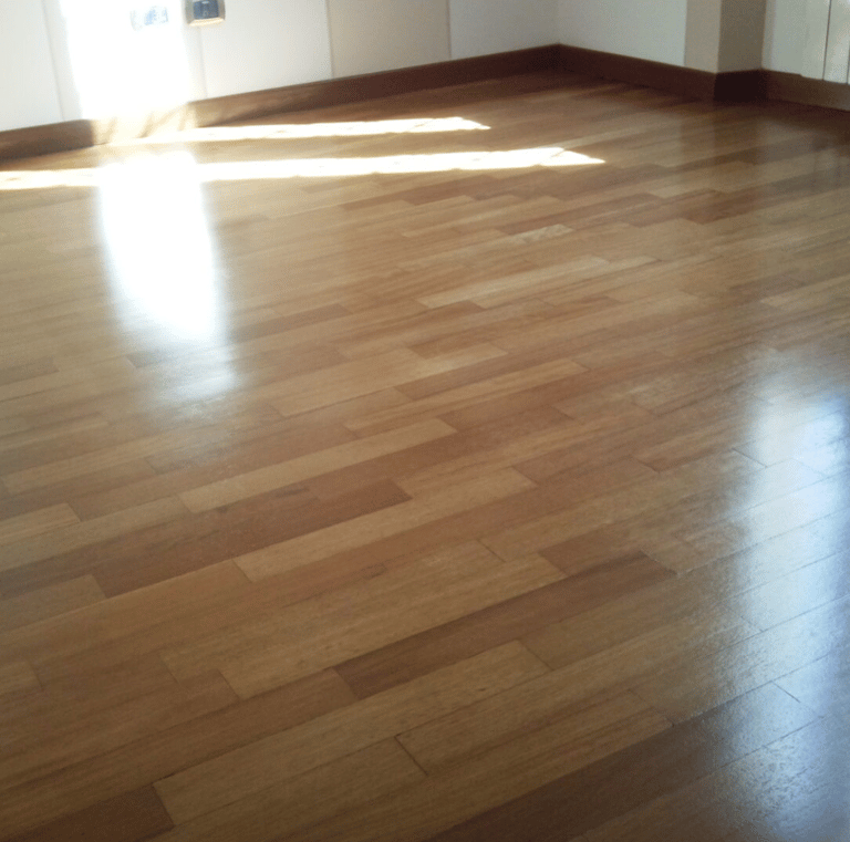 Ponçage de parquet par DG Services - rénovation professionnelle pour sols en bois en Suisse romande