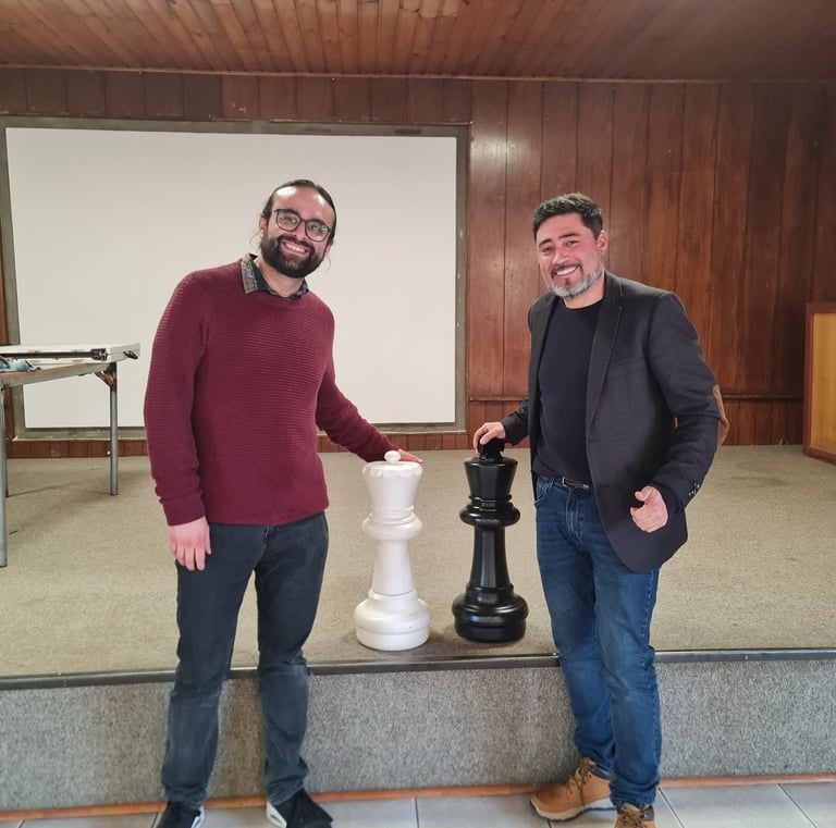 arbitro principal Guillermo Rios y asistente Felipe Vergara  