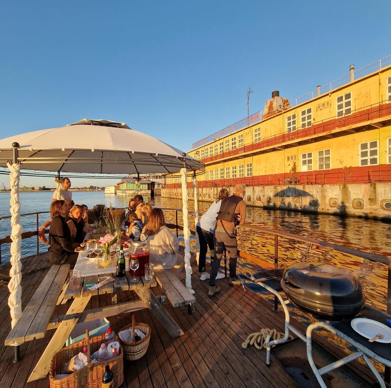 Sunset during Riga Party raft