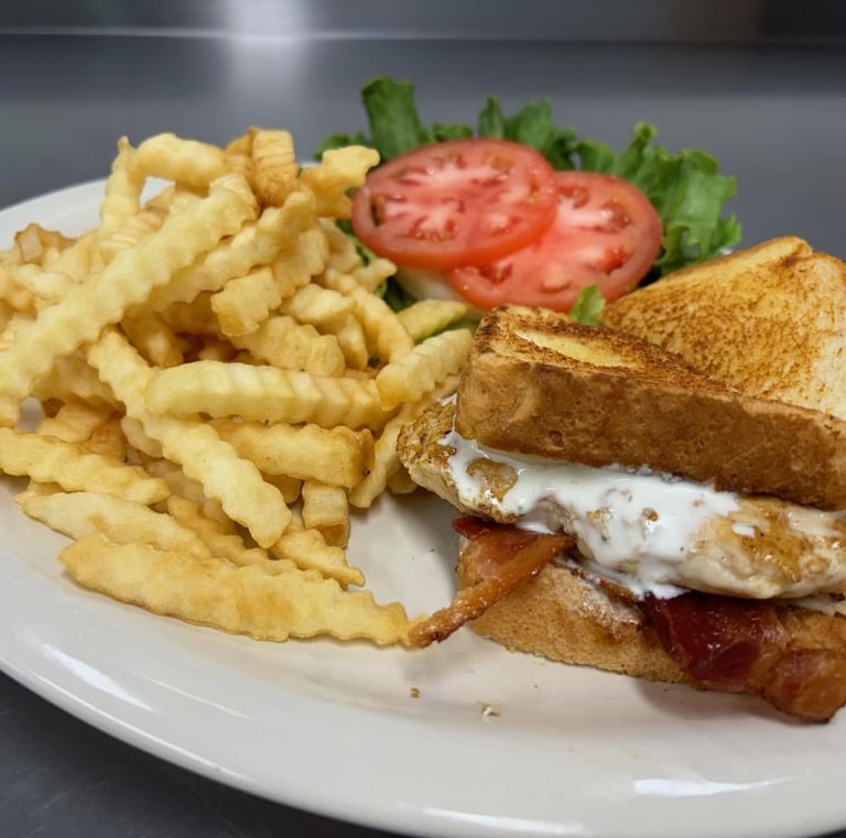 lunch at the rustic spoon weaubleau