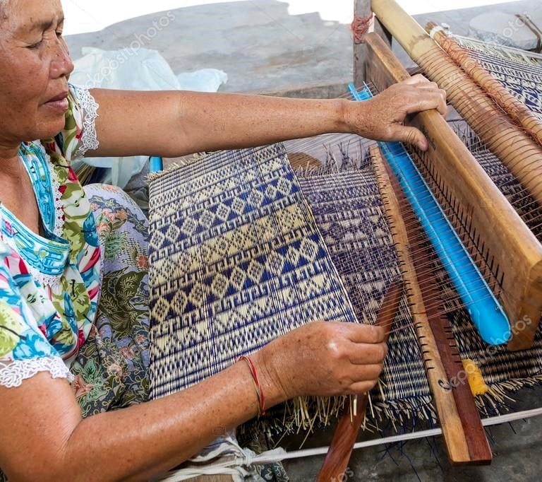 Thai Women Weaving