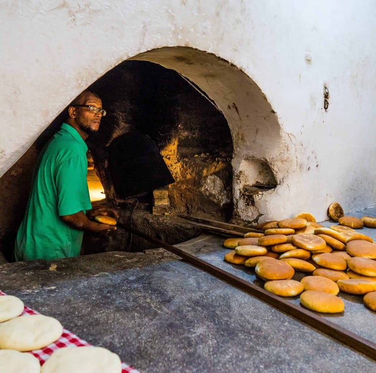 Traditional Moroccan faran bread baking experience