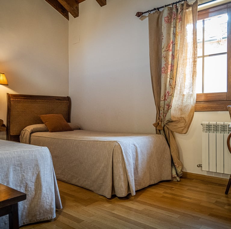 Habitación 3 Casa rural Posets Benasque by Pichuana