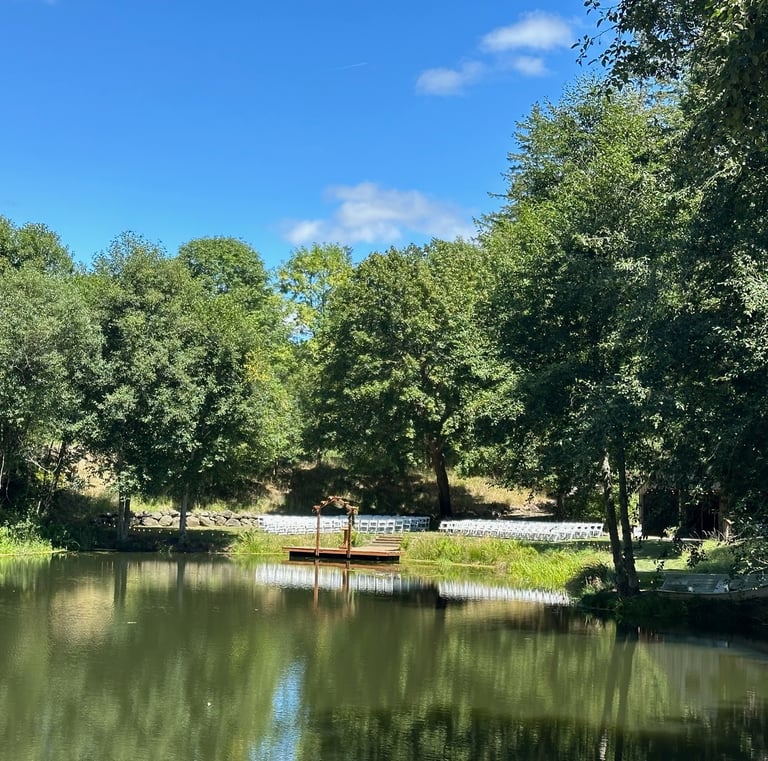 overlook of the pond and ceremony