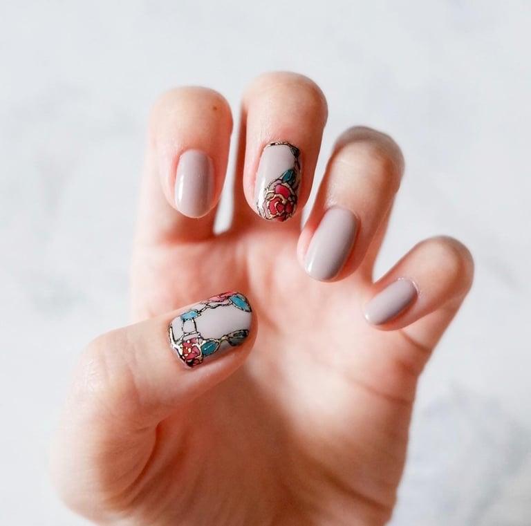 vintage floral nail art design, kursus nail gel Bali