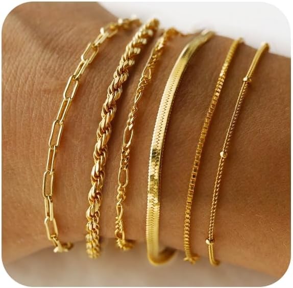 Fashion jewelry for women with delicate details