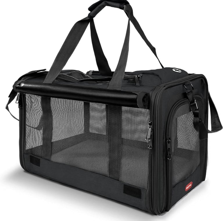 Zwarte BOTC reistas voor honden en katten met ventilatiegaas en stevige draaghendels.