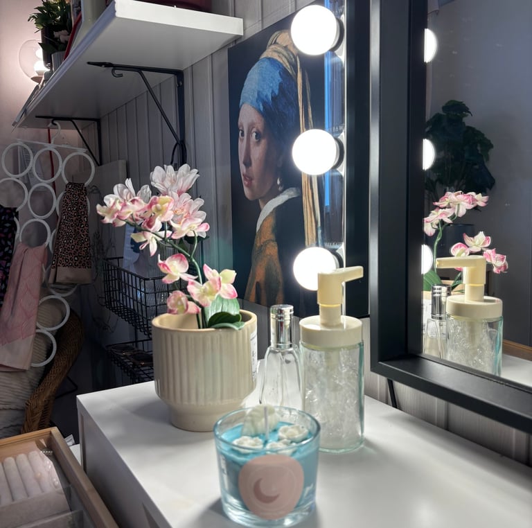 Bougie parfumée escapage exotique sur table