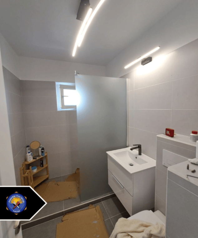 O baie moderna, renovata complet de echipa noastra