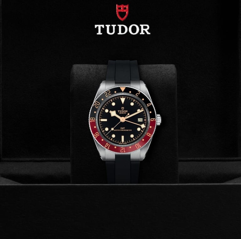 Tudor Black Bay GMT “Coke” 41mm on black rubber strap, red and black bezel, stainless steel