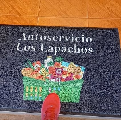 Felpudo con logo personalizado supermercado los lapachos
