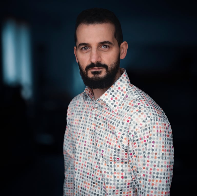 Portrait de David Keochkerian, photographe paysage et artiste visuel.