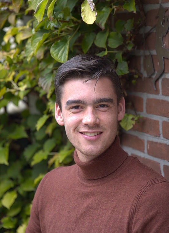 Een afbeelding van Reinier Benard met daarnaast tekst waar ik mijzelf voorstel en mijn passie deel.