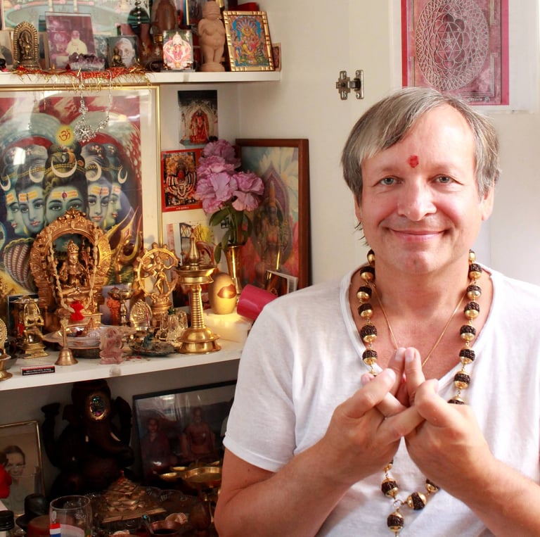 Vishudha Avatar Baba in his shrine