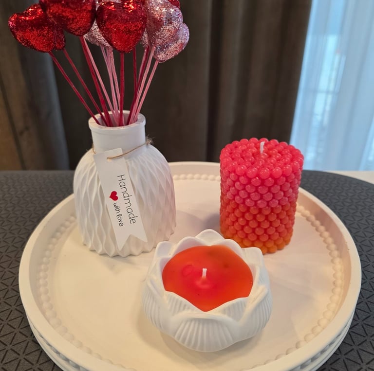 Ingela Apie mus ir mūsų kūrinius