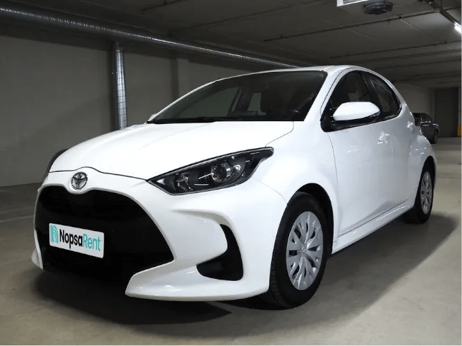 Toyota Yaris henkilöauto, Henkilöautot alkaen 8€/h, 19€/pv Helppo varaus ja avaimeton käyttö puhelimella.